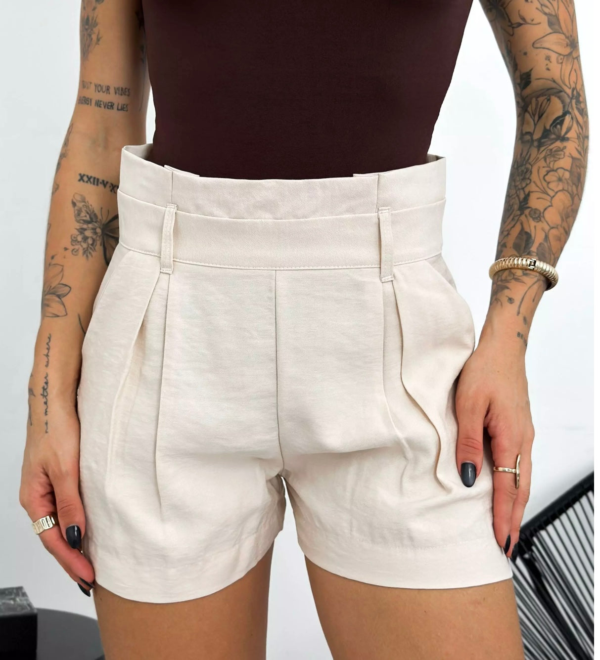 Beige High-Waist Short